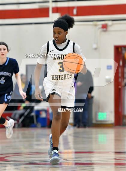 Thumbnail 3 in Oakmont vs. Rio Linda (Lady Bronco Classic) photogallery.