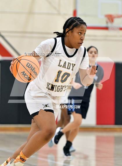 Thumbnail 3 in Oakmont vs. Rio Linda (Lady Bronco Classic) photogallery.