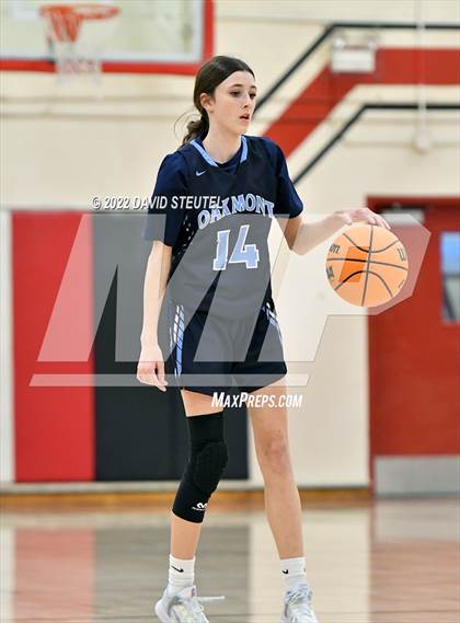 Thumbnail 1 in Oakmont vs. Rio Linda (Lady Bronco Classic) photogallery.