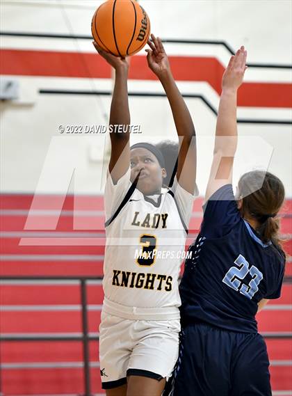 Thumbnail 3 in Oakmont vs. Rio Linda (Lady Bronco Classic) photogallery.