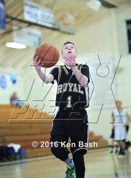 Thumbnail 3 in Royal @ Camarillo photogallery.