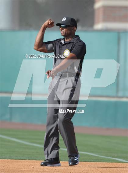 Thumbnail 3 in Roosevelt vs. Chatsworth (CIF LACS Open Div Semi Final) photogallery.