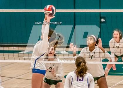 Thumbnail 1 in St. Ignatius vs. Sacred Heart Cathedral Preparatory (CIF-CCS Open Div. Championship) photogallery.