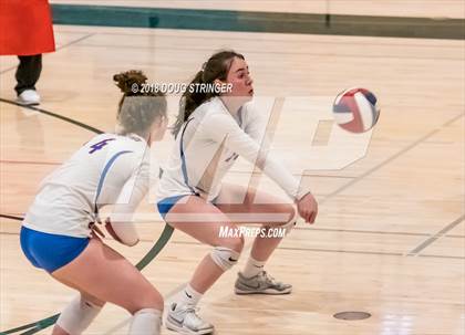 Thumbnail 1 in St. Ignatius vs. Sacred Heart Cathedral Preparatory (CIF-CCS Open Div. Championship) photogallery.