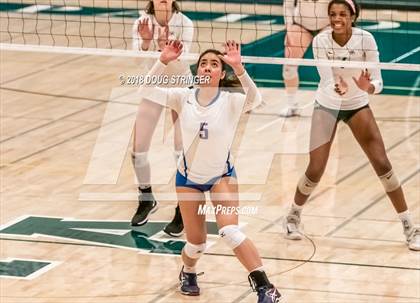Thumbnail 2 in St. Ignatius vs. Sacred Heart Cathedral Preparatory (CIF-CCS Open Div. Championship) photogallery.