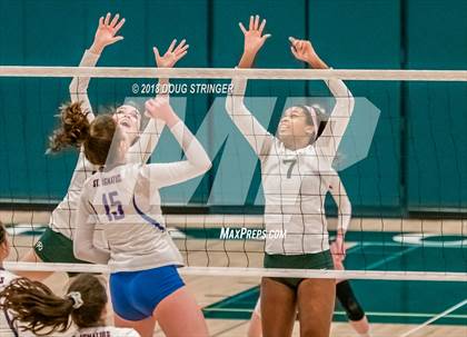 Thumbnail 2 in St. Ignatius vs. Sacred Heart Cathedral Preparatory (CIF-CCS Open Div. Championship) photogallery.