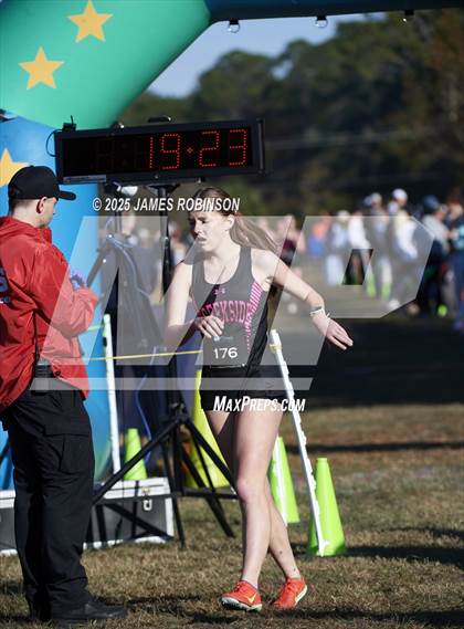 Thumbnail 1 in FHSAA 4A Region 1 Final photogallery.