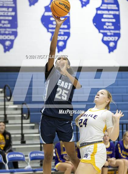 Thumbnail 2 in Belleville East vs Carlyle (Columbia Tip Off Tournament) photogallery.