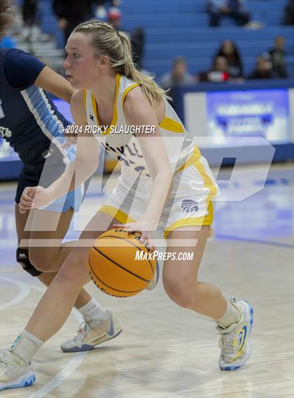 Thumbnail 2 in Belleville East vs Carlyle (Columbia Tip Off Tournament) photogallery.