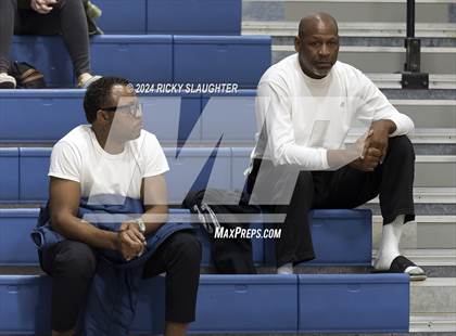 Thumbnail 2 in Belleville East vs Carlyle (Columbia Tip Off Tournament) photogallery.