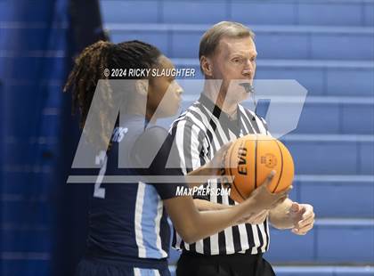 Thumbnail 3 in Belleville East vs Carlyle (Columbia Tip Off Tournament) photogallery.