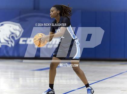 Thumbnail 2 in Belleville East vs Carlyle (Columbia Tip Off Tournament) photogallery.