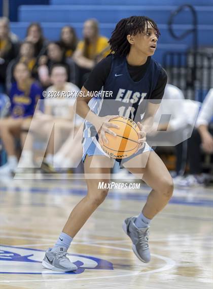 Thumbnail 2 in Belleville East vs Carlyle (Columbia Tip Off Tournament) photogallery.