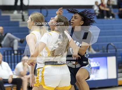 Thumbnail 3 in Belleville East vs Carlyle (Columbia Tip Off Tournament) photogallery.