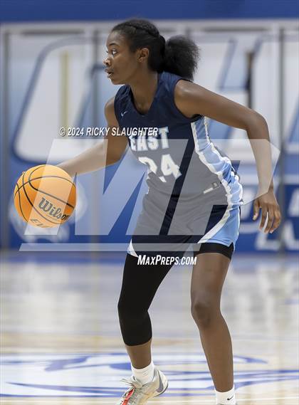 Thumbnail 3 in Belleville East vs Carlyle (Columbia Tip Off Tournament) photogallery.