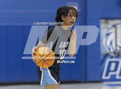 Thumbnail 3 in Belleville East vs Carlyle (Columbia Tip Off Tournament) photogallery.