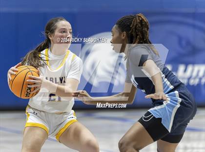 Thumbnail 2 in Belleville East vs Carlyle (Columbia Tip Off Tournament) photogallery.