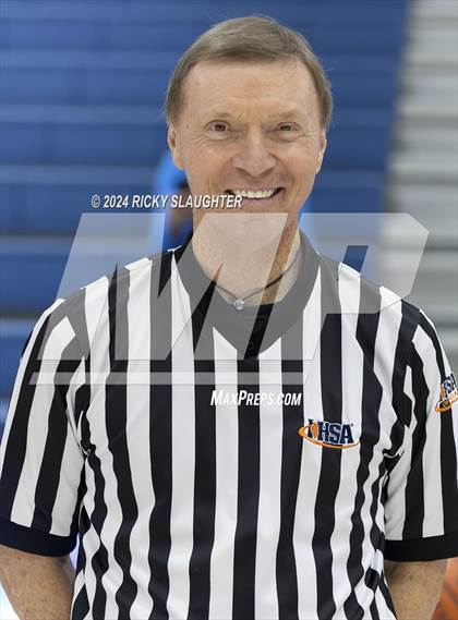 Thumbnail 2 in Belleville East vs Carlyle (Columbia Tip Off Tournament) photogallery.