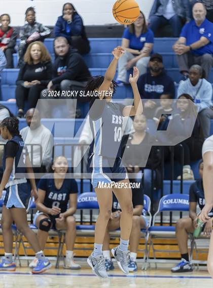Thumbnail 3 in Belleville East vs Carlyle (Columbia Tip Off Tournament) photogallery.