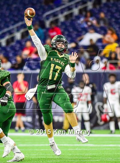 Thumbnail 3 in North Shore vs Cypress Falls (UIL 6A Regional Playoff) photogallery.
