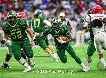 Thumbnail 3 in North Shore vs Cypress Falls (UIL 6A Regional Playoff) photogallery.