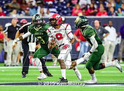 Thumbnail 1 in North Shore vs Cypress Falls (UIL 6A Regional Playoff) photogallery.