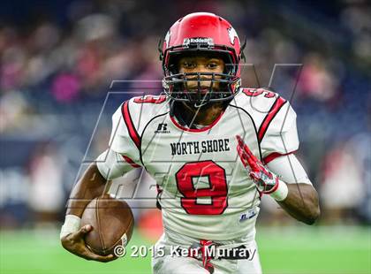 Thumbnail 3 in North Shore vs Cypress Falls (UIL 6A Regional Playoff) photogallery.
