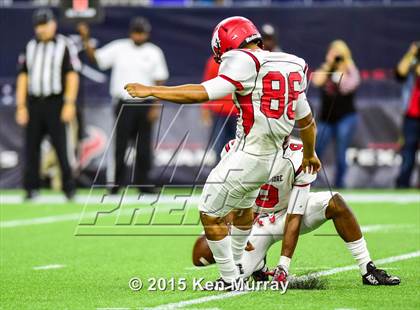 Thumbnail 3 in North Shore vs Cypress Falls (UIL 6A Regional Playoff) photogallery.