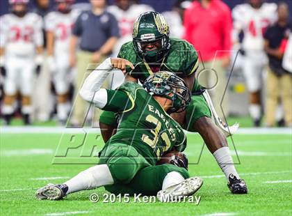 Thumbnail 3 in North Shore vs Cypress Falls (UIL 6A Regional Playoff) photogallery.