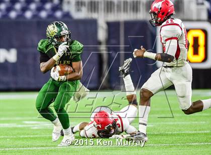Thumbnail 2 in North Shore vs Cypress Falls (UIL 6A Regional Playoff) photogallery.