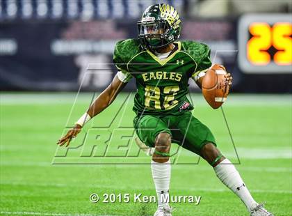 Thumbnail 3 in North Shore vs Cypress Falls (UIL 6A Regional Playoff) photogallery.