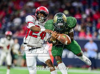 Thumbnail 3 in North Shore vs Cypress Falls (UIL 6A Regional Playoff) photogallery.