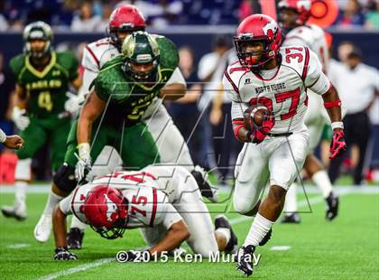 Thumbnail 3 in North Shore vs Cypress Falls (UIL 6A Regional Playoff) photogallery.