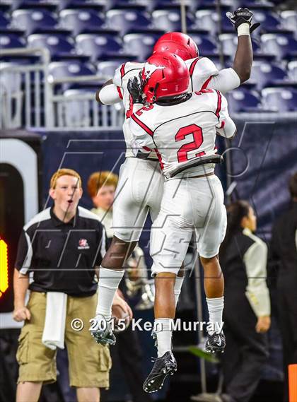 Thumbnail 2 in North Shore vs Cypress Falls (UIL 6A Regional Playoff) photogallery.
