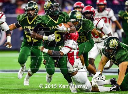 Thumbnail 2 in North Shore vs Cypress Falls (UIL 6A Regional Playoff) photogallery.