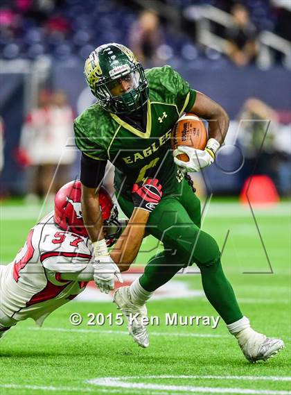 Thumbnail 3 in North Shore vs Cypress Falls (UIL 6A Regional Playoff) photogallery.