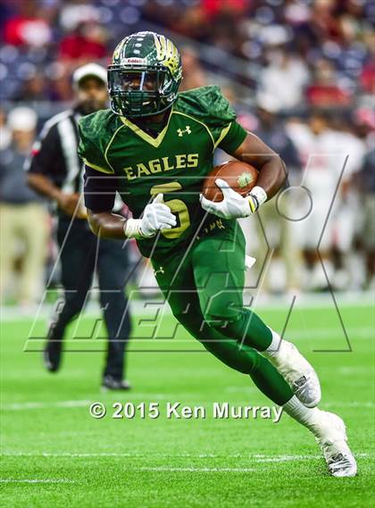 Thumbnail 3 in North Shore vs Cypress Falls (UIL 6A Regional Playoff) photogallery.