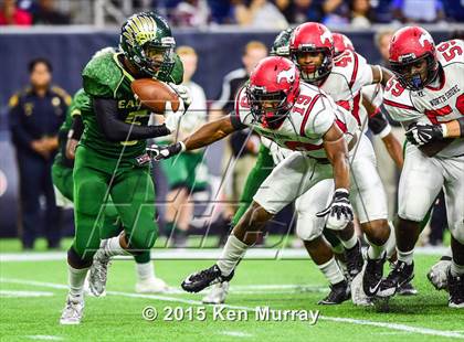 Thumbnail 3 in North Shore vs Cypress Falls (UIL 6A Regional Playoff) photogallery.