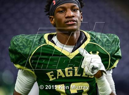 Thumbnail 3 in North Shore vs Cypress Falls (UIL 6A Regional Playoff) photogallery.
