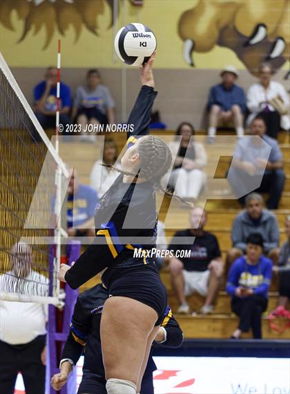 Thumbnail 3 in Fort Wayne Blackhawk Christian @ Leo photogallery.