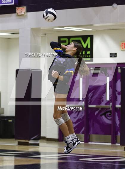 Thumbnail 2 in Fort Wayne Blackhawk Christian @ Leo photogallery.