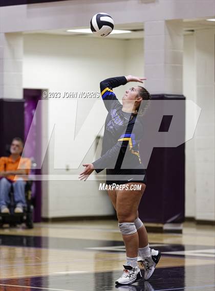 Thumbnail 2 in Fort Wayne Blackhawk Christian @ Leo photogallery.