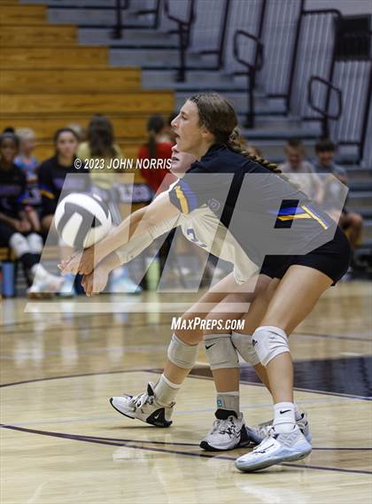 Thumbnail 1 in Fort Wayne Blackhawk Christian @ Leo photogallery.