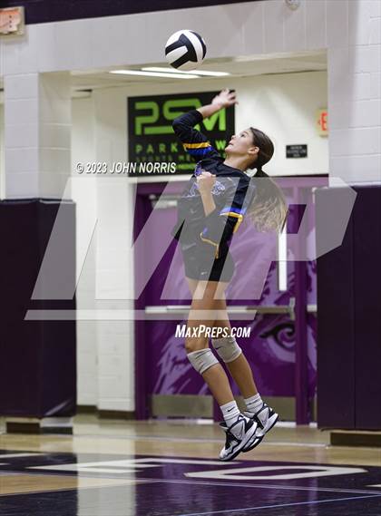 Thumbnail 3 in Fort Wayne Blackhawk Christian @ Leo photogallery.