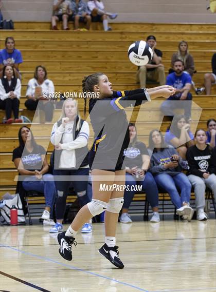 Thumbnail 3 in Fort Wayne Blackhawk Christian @ Leo photogallery.