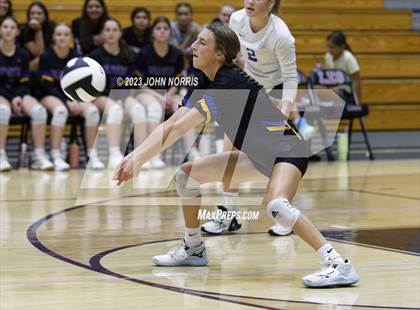 Thumbnail 1 in Fort Wayne Blackhawk Christian @ Leo photogallery.