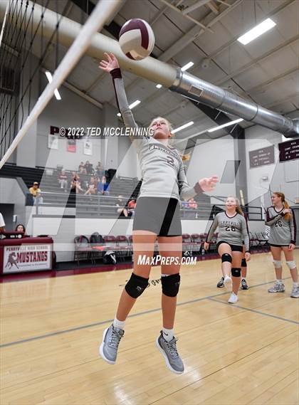 Thumbnail 2 in Clinton @ Perryville photogallery.