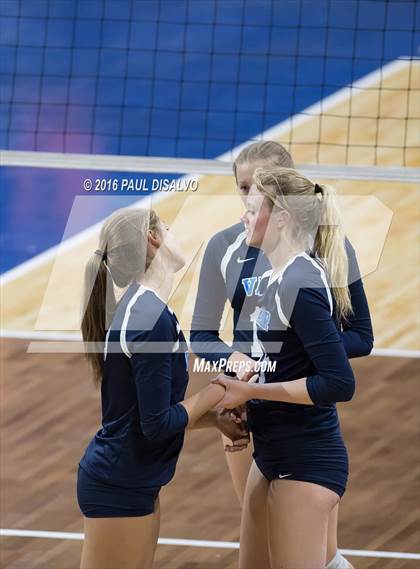 Thumbnail 1 in Holy Family vs. Valor Christian (CHSAA 4A Semi-Final) photogallery.