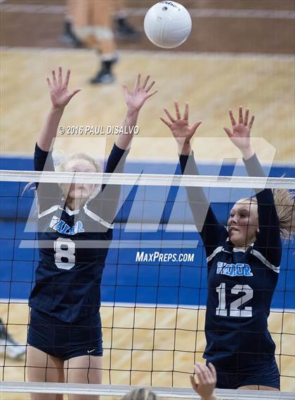 Thumbnail 2 in Holy Family vs. Valor Christian (CHSAA 4A Semi-Final) photogallery.