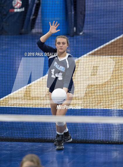 Thumbnail 2 in Holy Family vs. Valor Christian (CHSAA 4A Semi-Final) photogallery.